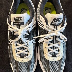 Nike Black and White Athletic Shoes with Mesh Upper